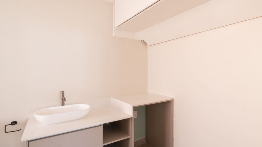 To Let 2 Bedroom Property for Rent in Sea Point Western Cape